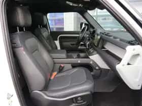 Land Rover Defender (2023) thumbnail 9