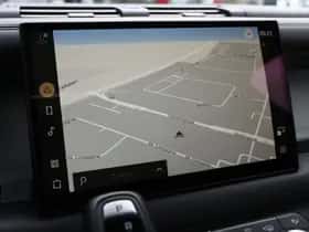 Land Rover Defender (2023) thumbnail 10