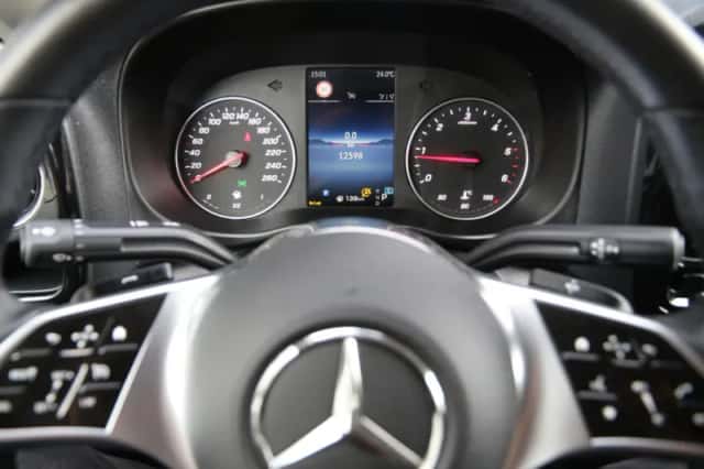 Mercedes-Benz Vito (2024) thumbnail 7