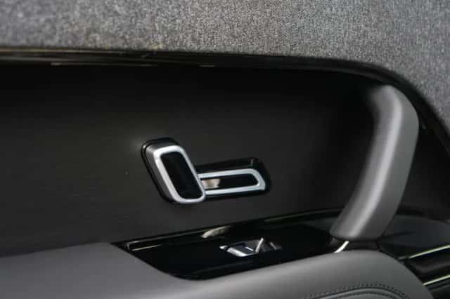 Land Rover Range Rover Sport (2025) thumbnail 33