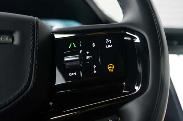 Land Rover Range Rover Sport (2025) thumbnail 6