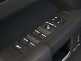 Land Rover Defender (2025) thumbnail 23
