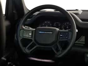 Land Rover Defender (2025) thumbnail 4