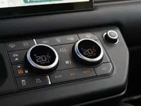 Land Rover Defender (2025) thumbnail 9