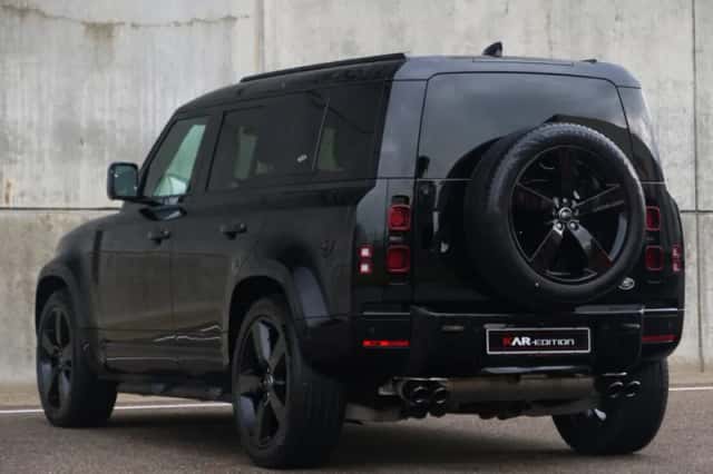 Land Rover Defender (2023) thumbnail 12