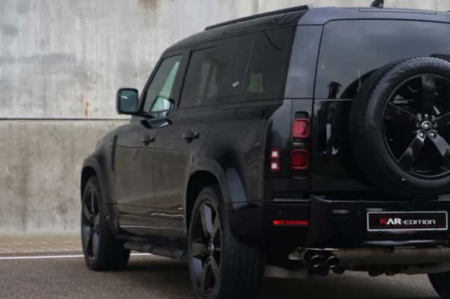 Land Rover Defender (2023) thumbnail 17