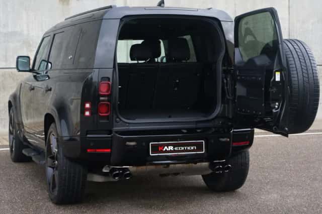 Land Rover Defender (2023) thumbnail 3