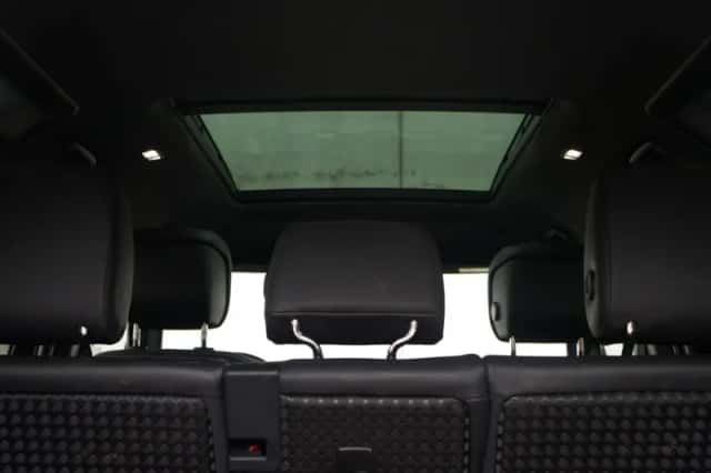 Land Rover Defender (2023) thumbnail 26