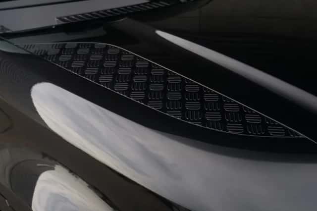 Land Rover Defender (2023) thumbnail 30
