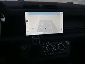 Land Rover Defender (2023) thumbnail 6