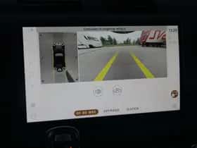 Land Rover Defender (2023) thumbnail 7