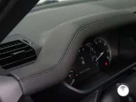 Land Rover Defender (2023) thumbnail 8