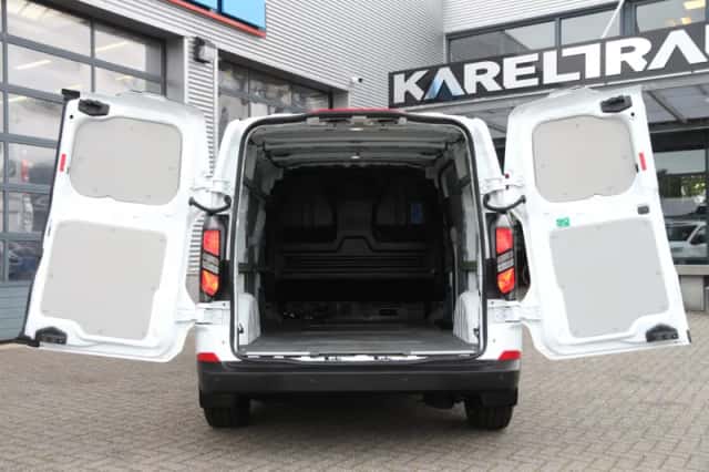 Ford Transit Custom (2024) thumbnail 3