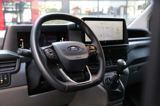 Ford Transit Custom (2024) thumbnail 16
