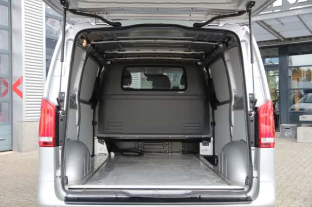 Mercedes-Benz Vito (2020) thumbnail 4