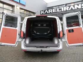 Mercedes-Benz Vito (2024) thumbnail 3