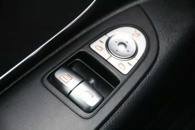 Mercedes-Benz Vito (2024) thumbnail 23