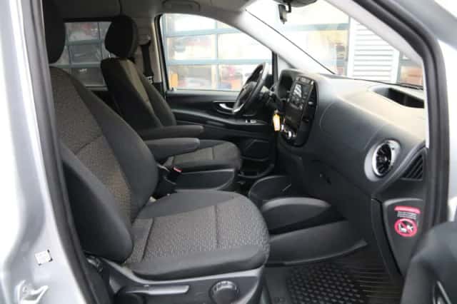 Mercedes-Benz Vito (2024) thumbnail 9