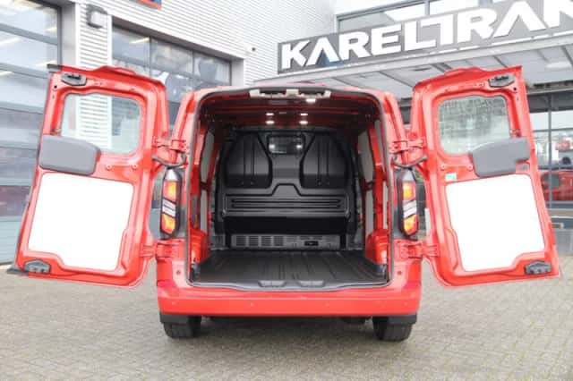 Ford Transit Custom (2024) thumbnail 3