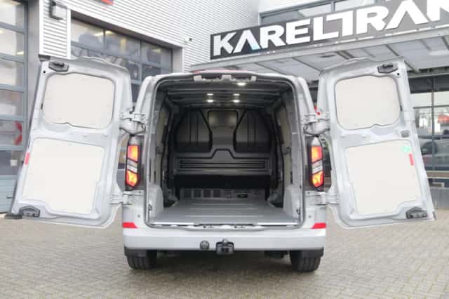 Ford Transit Custom (2024) thumbnail 3