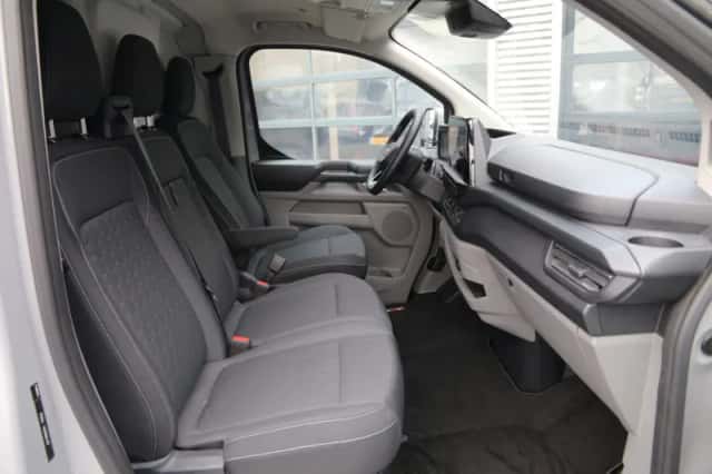 Ford Transit Custom (2024) thumbnail 9