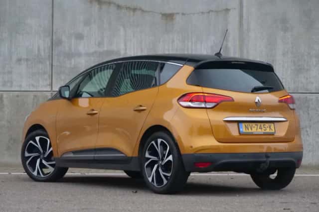 Renault Scénic (2017) thumbnail 2