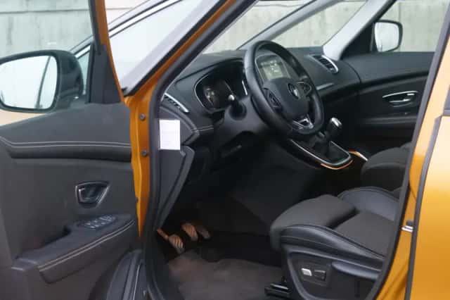 Renault Scénic (2017) thumbnail 18