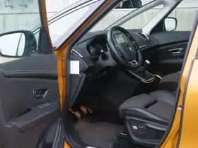 Renault Scénic (2017) thumbnail 18