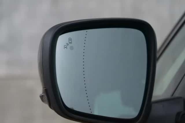 Renault Scénic (2017) thumbnail 26