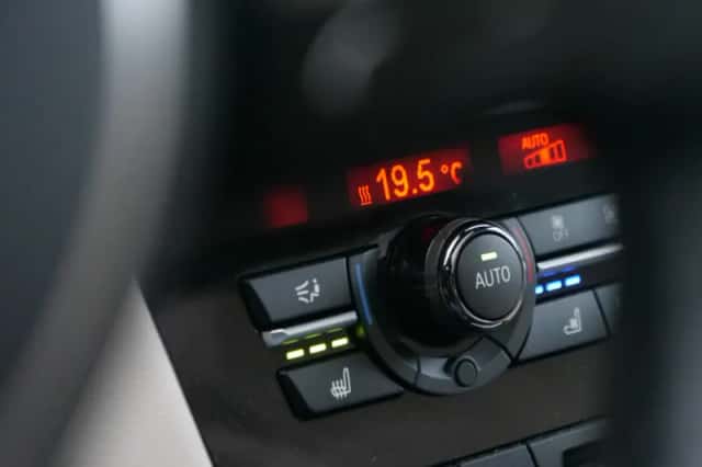 BMW X5 (2014) thumbnail 9