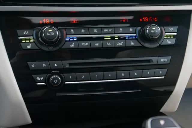 BMW X5 (2014) thumbnail 10