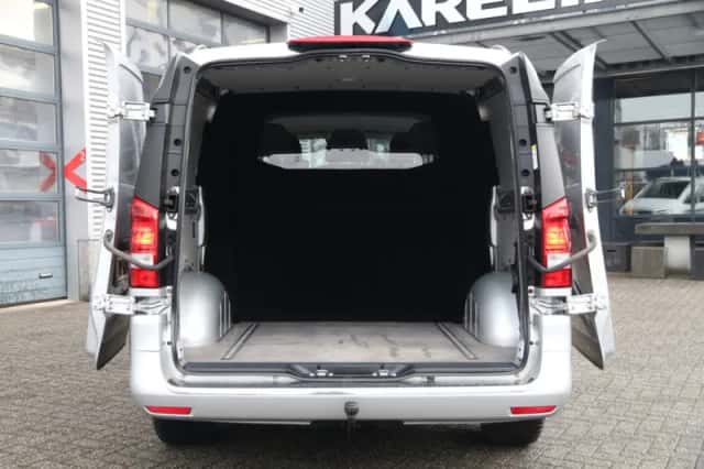 Mercedes-Benz Vito (2020) thumbnail 3