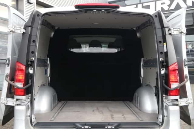 Mercedes-Benz Vito (2020) thumbnail 4