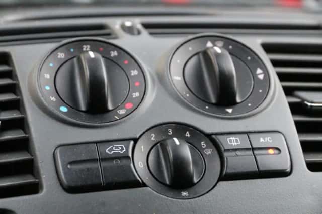 Mercedes-Benz Vito (2012) thumbnail 16