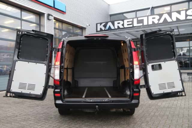 Mercedes-Benz Vito (2012) thumbnail 3