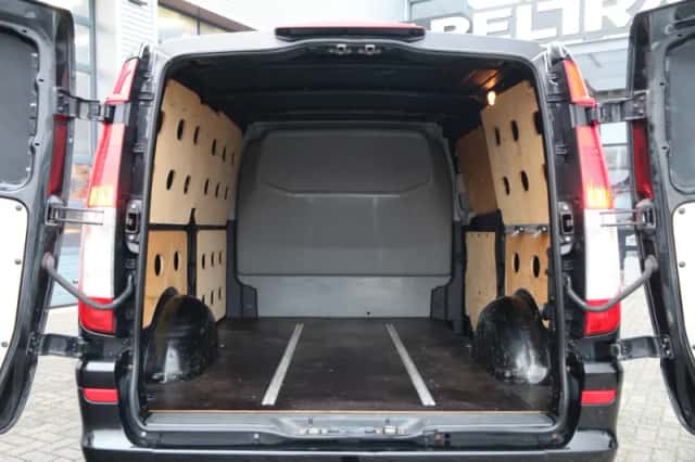 Mercedes-Benz Vito (2012) thumbnail 4