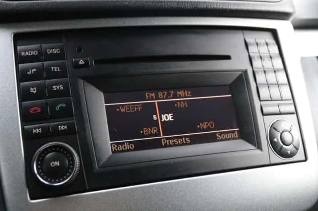Mercedes-Benz Vito (2012) thumbnail 10
