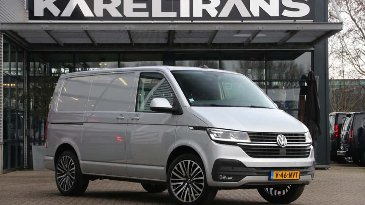 Volkswagen Transporter (2023) — foto 1