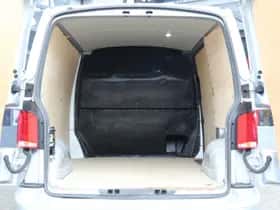 Volkswagen Transporter (2023) thumbnail 4