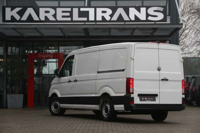Volkswagen Crafter (2021) thumbnail 2