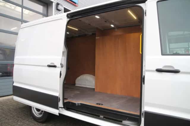 Volkswagen Crafter (2021) thumbnail 19
