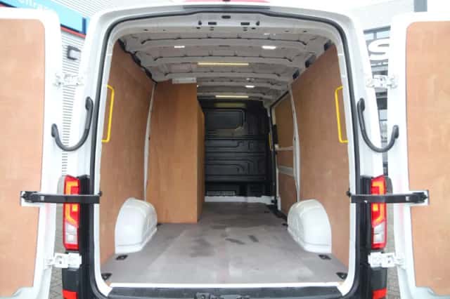Volkswagen Crafter (2021) thumbnail 4