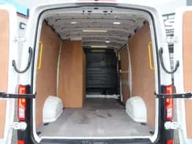 Volkswagen Crafter (2021) thumbnail 4