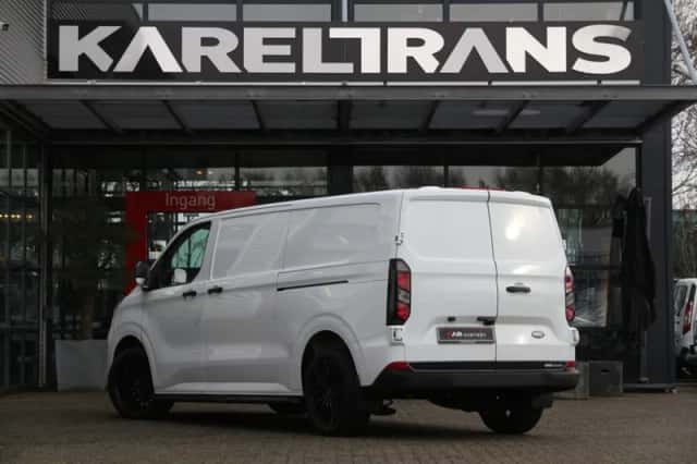 Ford Transit Custom (2024) thumbnail 2