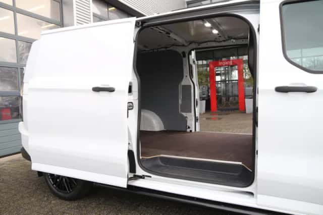 Ford Transit Custom (2024) thumbnail 12