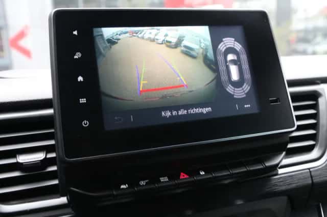 Renault Trafic (2022) thumbnail 18