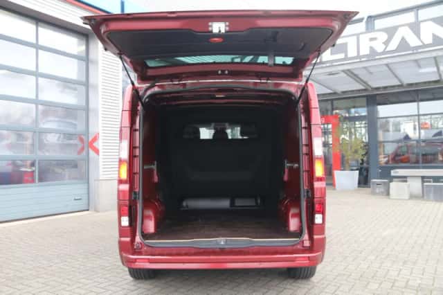 Renault Trafic (2022) thumbnail 3
