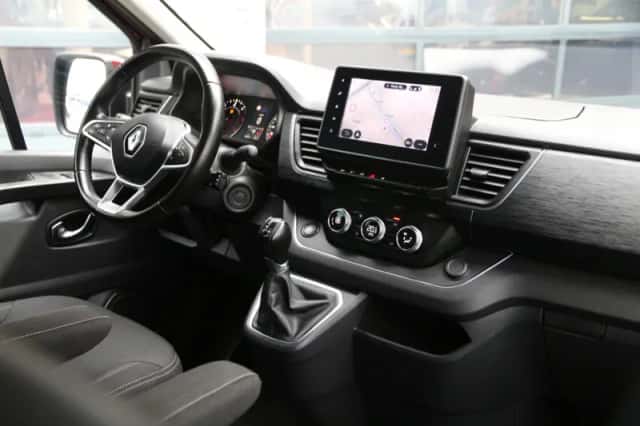 Renault Trafic (2022) thumbnail 5