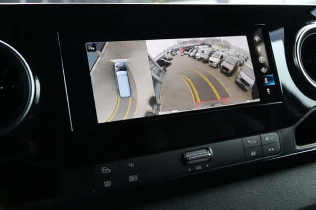 Mercedes-Benz Sprinter (2023) thumbnail 14
