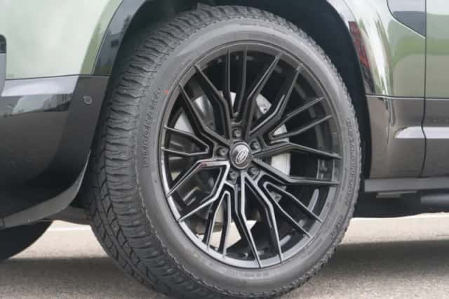 Land Rover Defender (2026) thumbnail 18